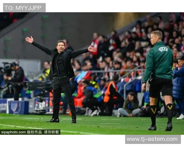 足球场上的璀璨星光揭秘那些令人瞩目的足球明星精彩瞬间与背后故事 足球场上的璀璨星光揭秘那些令人瞩目的足球明星精彩瞬间与背后故事