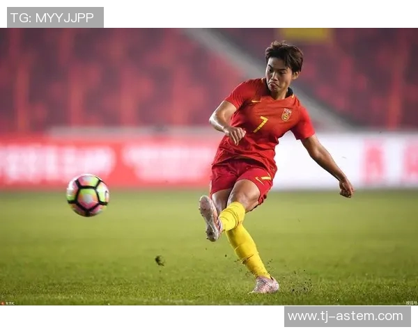 足球明星穿粉色球衣展现个性魅力引领时尚潮流