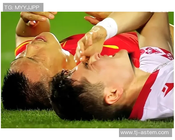 足球明星重返赛场精彩瞬间回顾引发球迷热议与期待 足球明星重返赛场精彩瞬间回顾引发球迷热议与期待